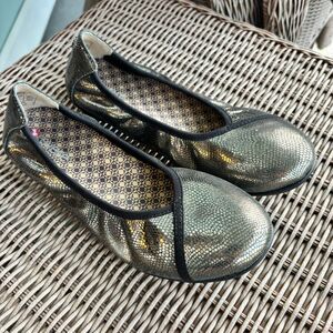 Revere | Nairobi Golden Sheen | Leather Upper | Ortho Flats, Arch Support | W 7M